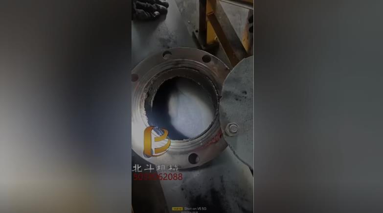炭化機氣力輸送系統(tǒng)實現(xiàn)遠(yuǎn)距離的輸送作業(yè)